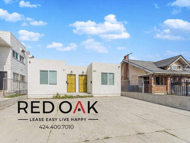 211 W 47th St Unit 211 1/2