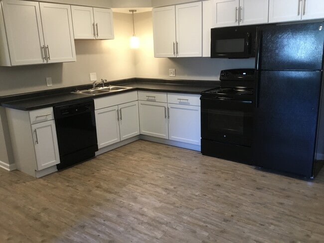 Photo - Geneva Estates