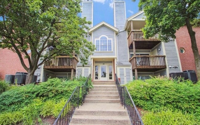 Building Photo - 116 Water Fountain Way Unit 303