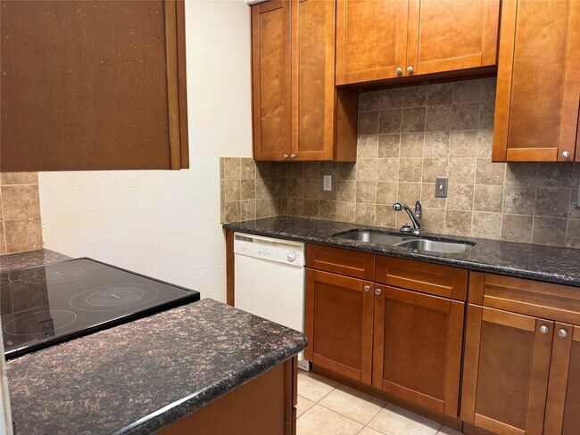 Photo - 9707 Richmond Ave. Unit 39