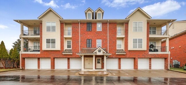 Building Photo - 3201 Aspen Grove Drive Unit A7