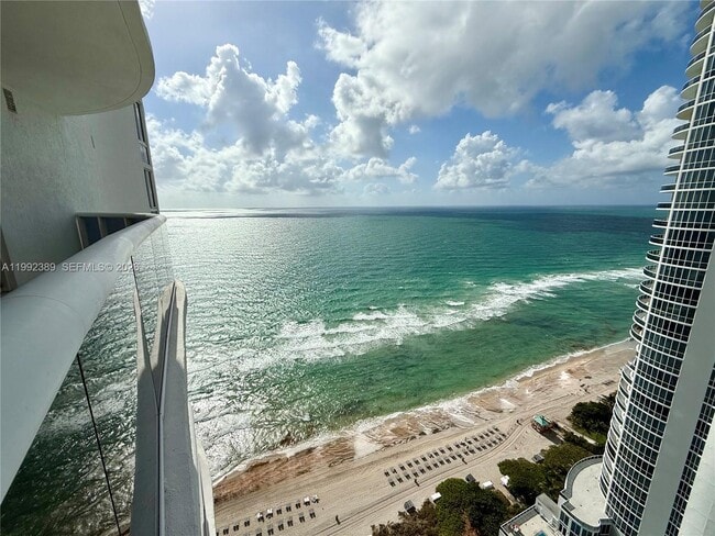 Building Photo - 15901 Collins Ave Unit 2802