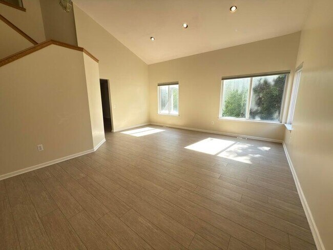 Photo - 1929 Harley Dr