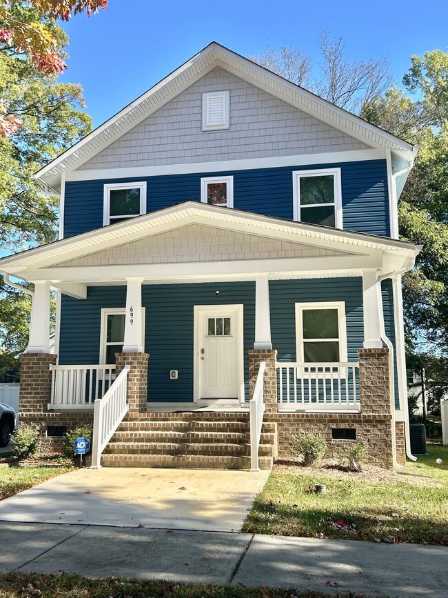 Building Photo - 699 Dorgan Ave