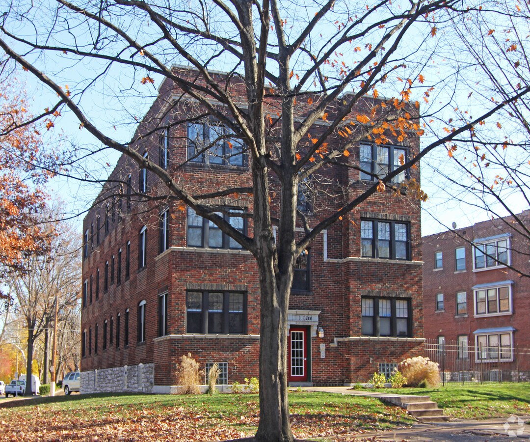 Primary Photo - 744 Interdrive St Apartments