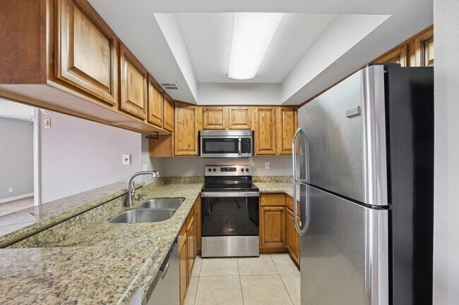 Photo - 540 N May Unit 3122