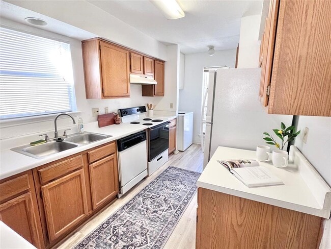 Photo - 2450 Wickersham Ln Unit 106