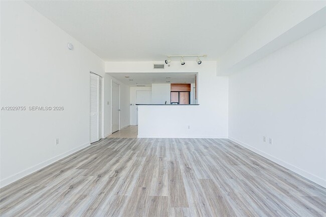 Photo - 325 S Biscayne Blvd