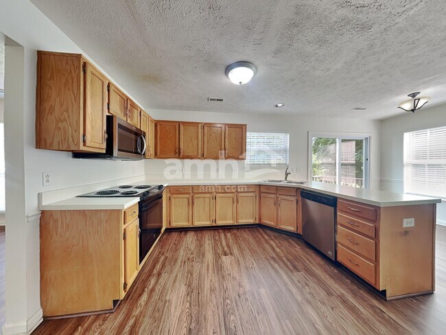 Photo - 2498 Port Kembla Dr