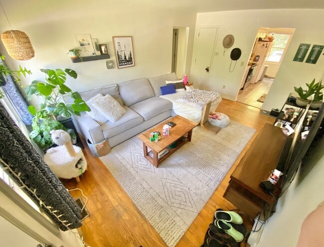 Building Photo - 221 Harbor Rd Unit B Rental