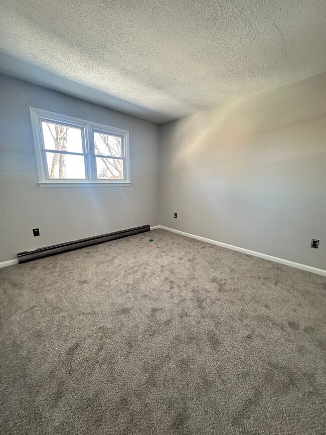 Photo - Townhouse for Rent in Broadway