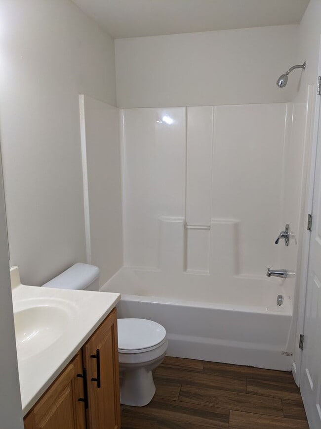 Photo - 3 Bedroom/2 Bath Home in Pacific School Di... Unit 145 horseshoe valley Dr