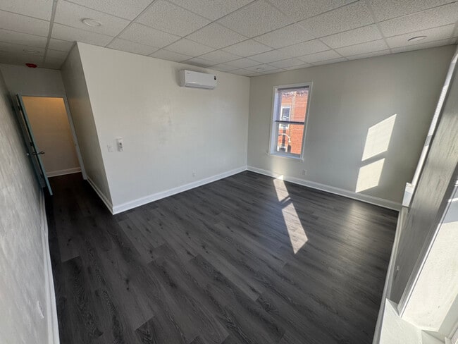 Photo - 1527 Tasker St Unit 3rd Floor