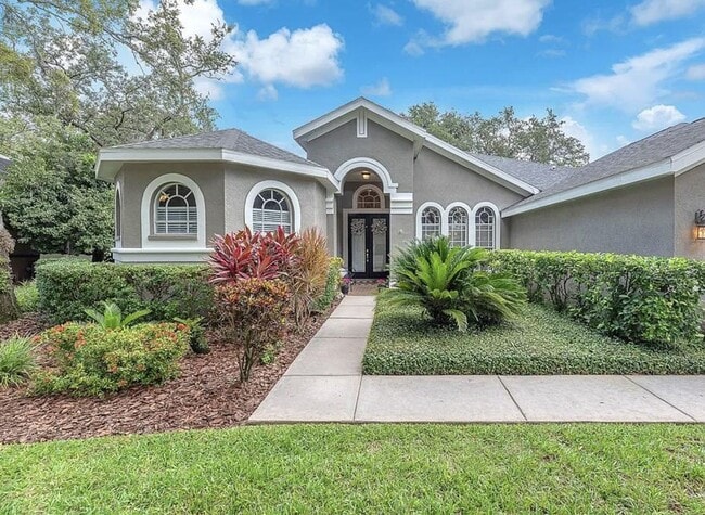 Building Photo - 5/3.5 Pool Home, Cul-de-Sac, large militar...