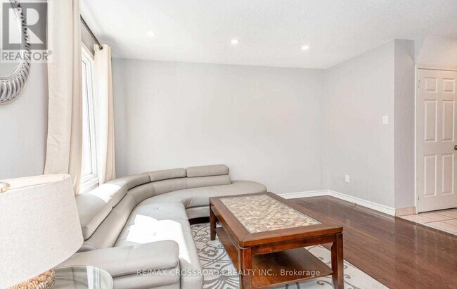 Photo - 5041 Rundle Ct