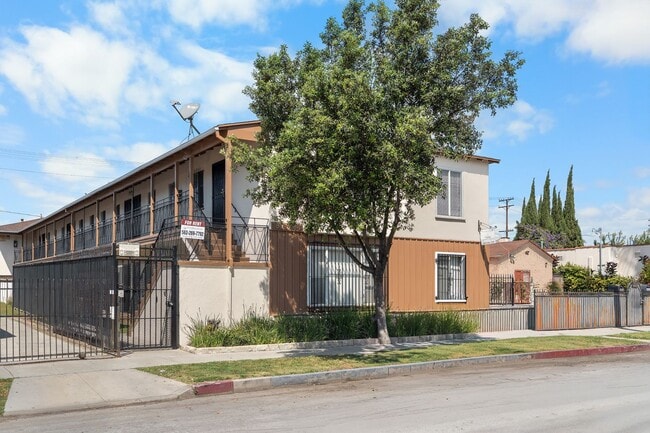 Photo - 1887 Locust Ave Unidad 4