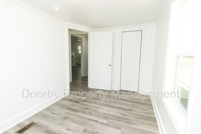 Photo - 108 Suggs St