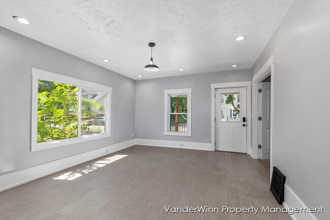 Photo - 114 Straight Ave NW