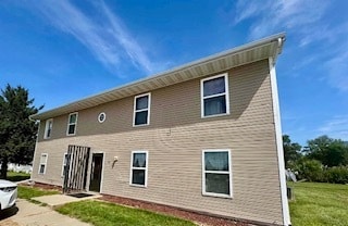 Building Photo - 1119 W Clark St Unit 201