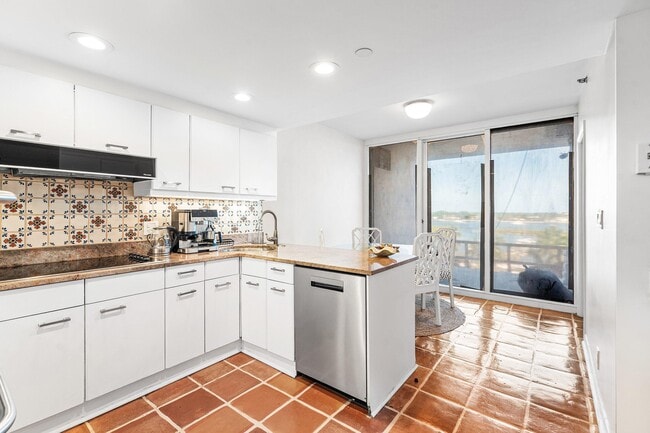 Photo - 529 S Flagler Dr Unit 6g
