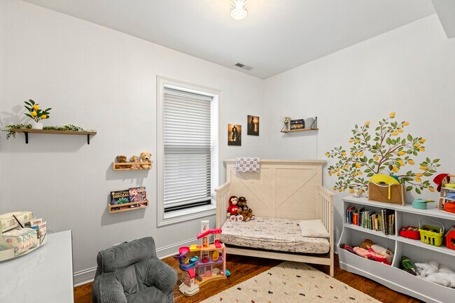 Building Photo - 5219 Winthrop,-2N Unit 2N