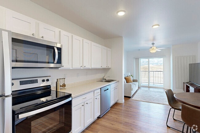 3BR,2BA - 1,057SF - Kitchen