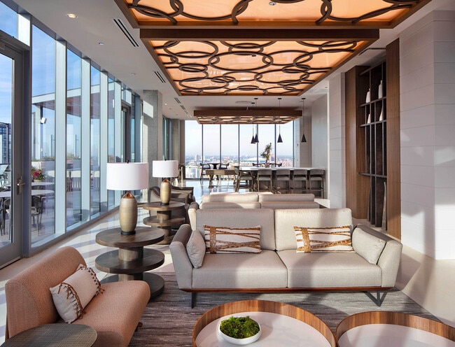 19th floor resident lounge