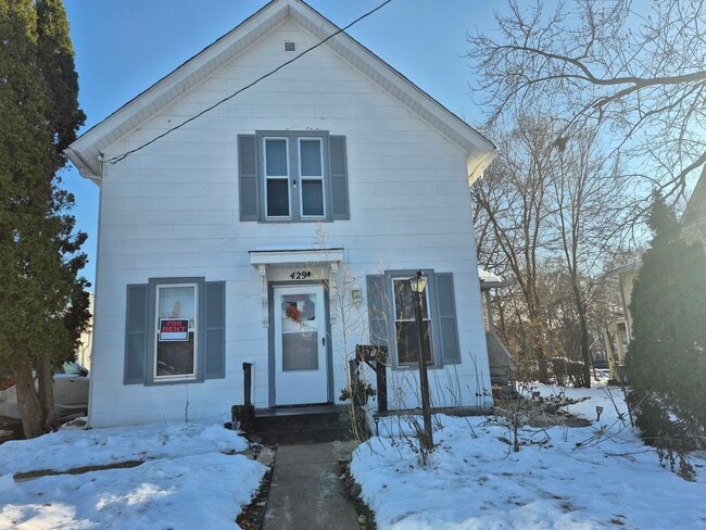 Building Photo - 429 South St