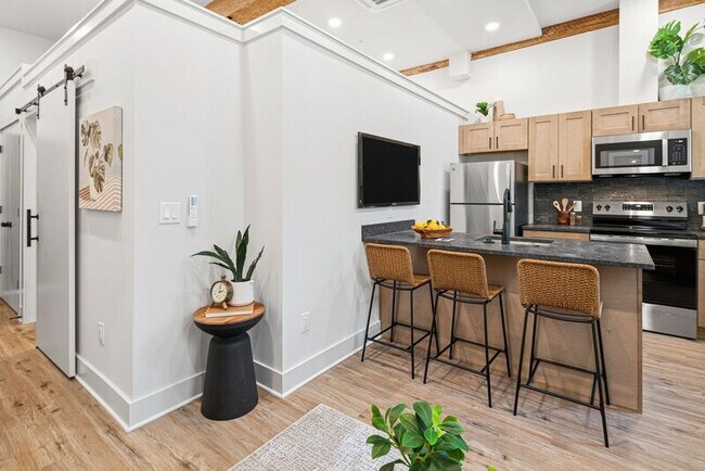 Photo - 201 Leverington Ave