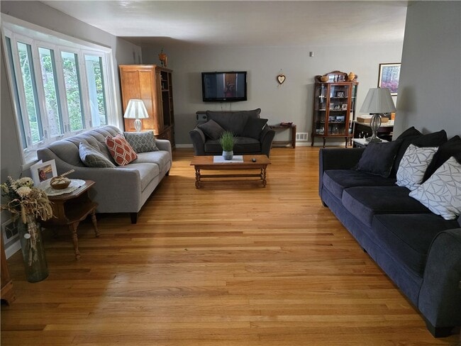 Building Photo - 298 Willowen Dr Rental