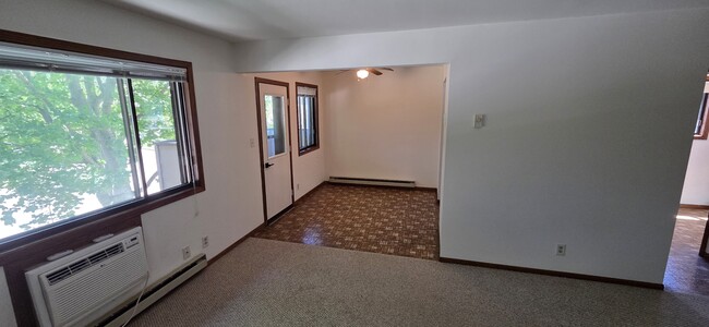 Photo - 141 Maple Ave S Unit 141-3 Maple Ave