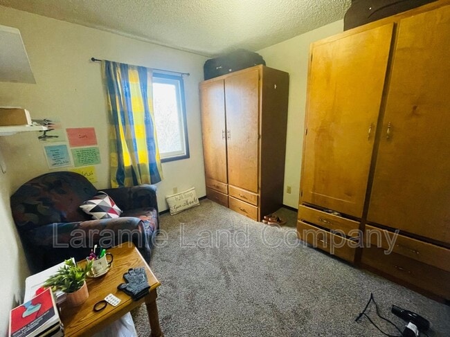 Photo - 1260 N 6th St