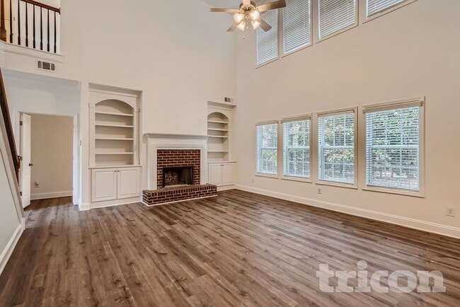 Photo - 612 Peach Pl