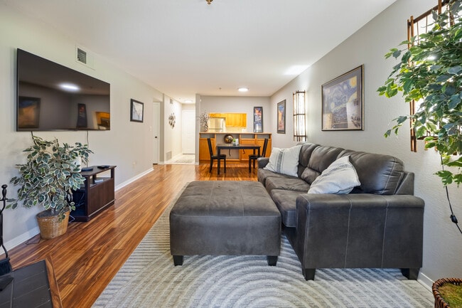 Photo - 198 Oriole Cir Unit 198