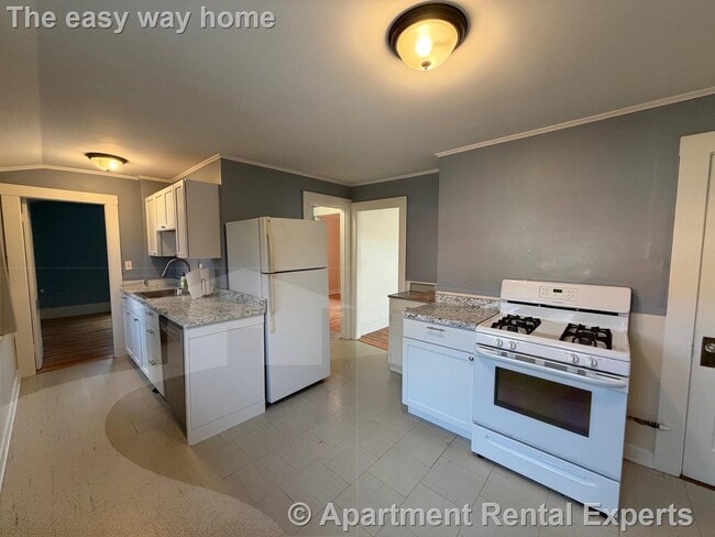 Building Photo - 19 Porter St