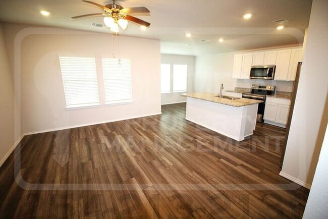 Photo - 1704 Cedrus Dr