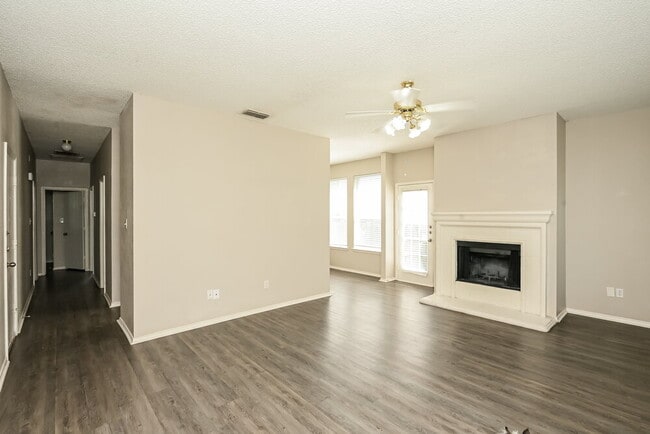Photo - 6821 Prairie Hill Rd N