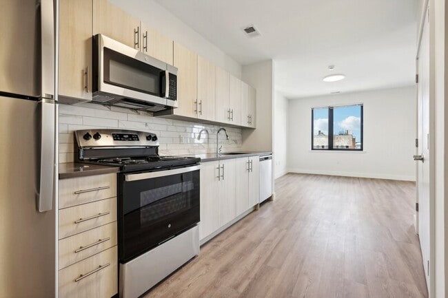 Photo - 49s Day St. - 419