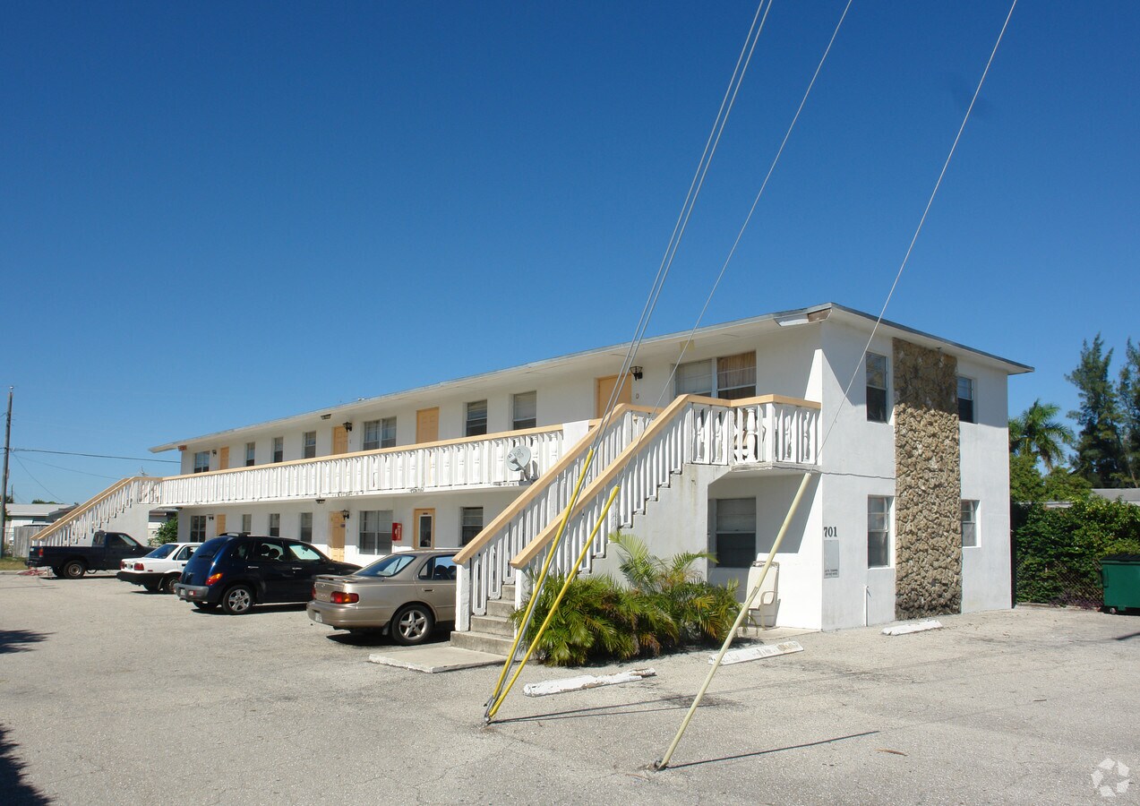 Photo - 701 W Atlanta Ave