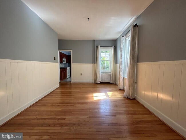 Photo - 77 Waterloo Ave