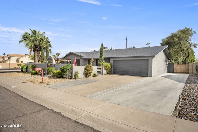 3141 E Sierra St