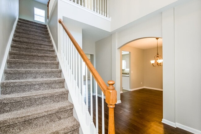 Photo - 618 Brookwater Dr