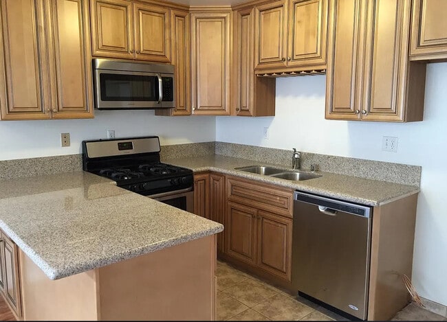 Photo - 2115 Mathews Ave