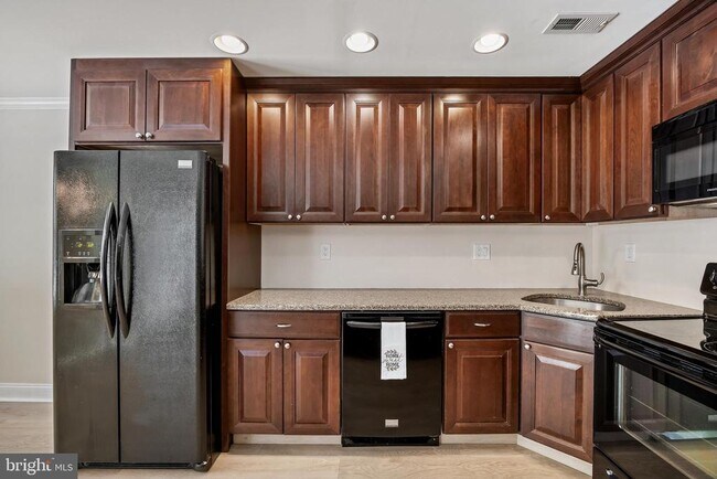 Photo - 1 Bridgewater Dr