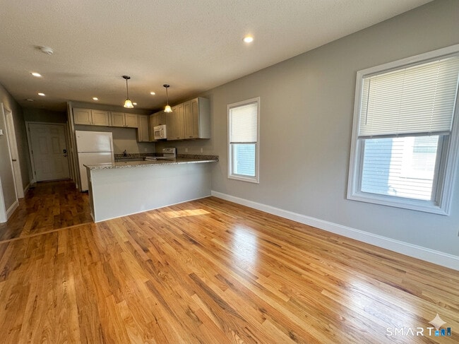 105 Churchill St Unit 2nd Floor (105)