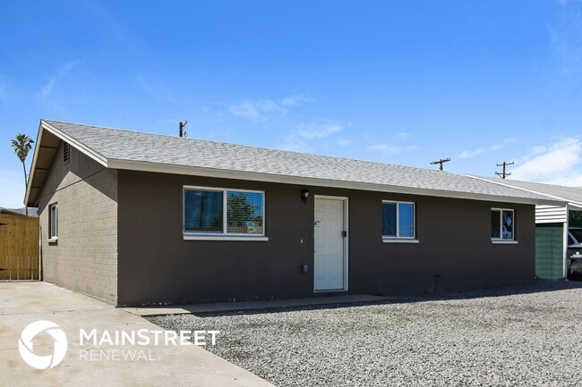 Photo - 2011 E Burgess Ln