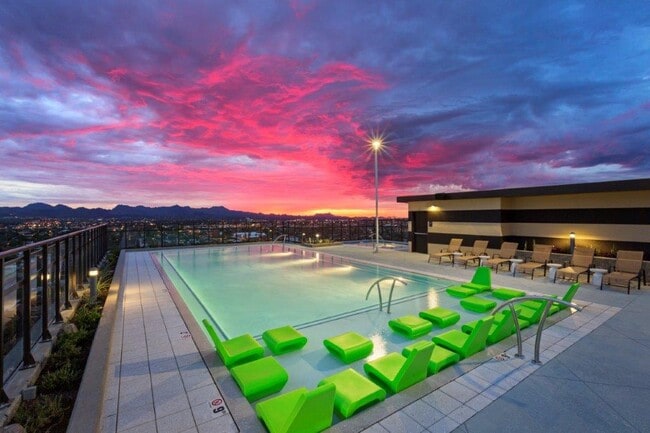 U of A student housing BEST POOL