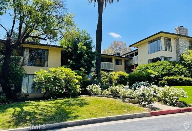 Building Photo - 945 S Orange Grove Blvd Unit E Rental