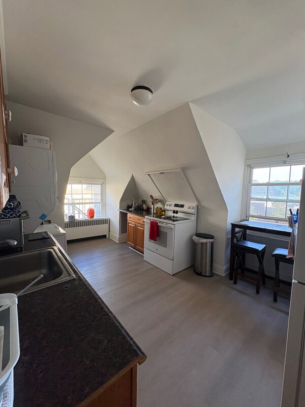 102 School Ln Unit 4