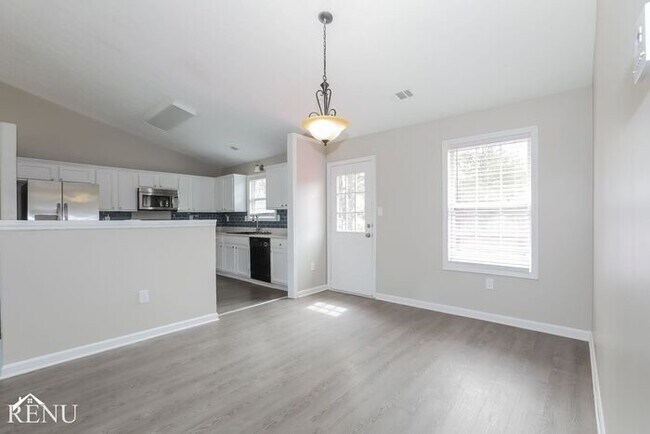 Photo - 996 Crystal Brook Way